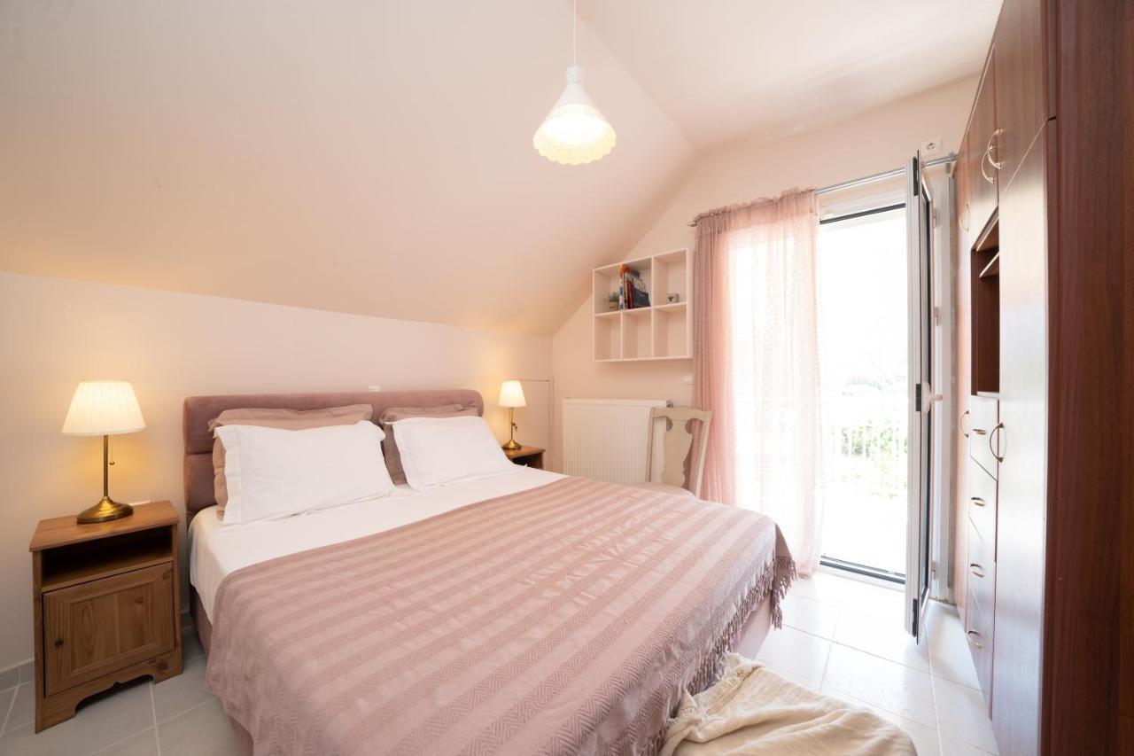Christina'S Place Sami  Luaran gambar